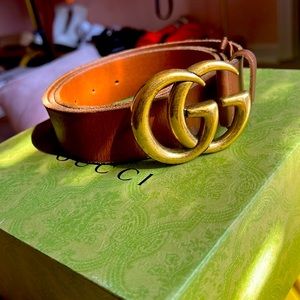 Gucci Marmont Belt -Size 110 fits size 18 for high rise , 14 for low rise